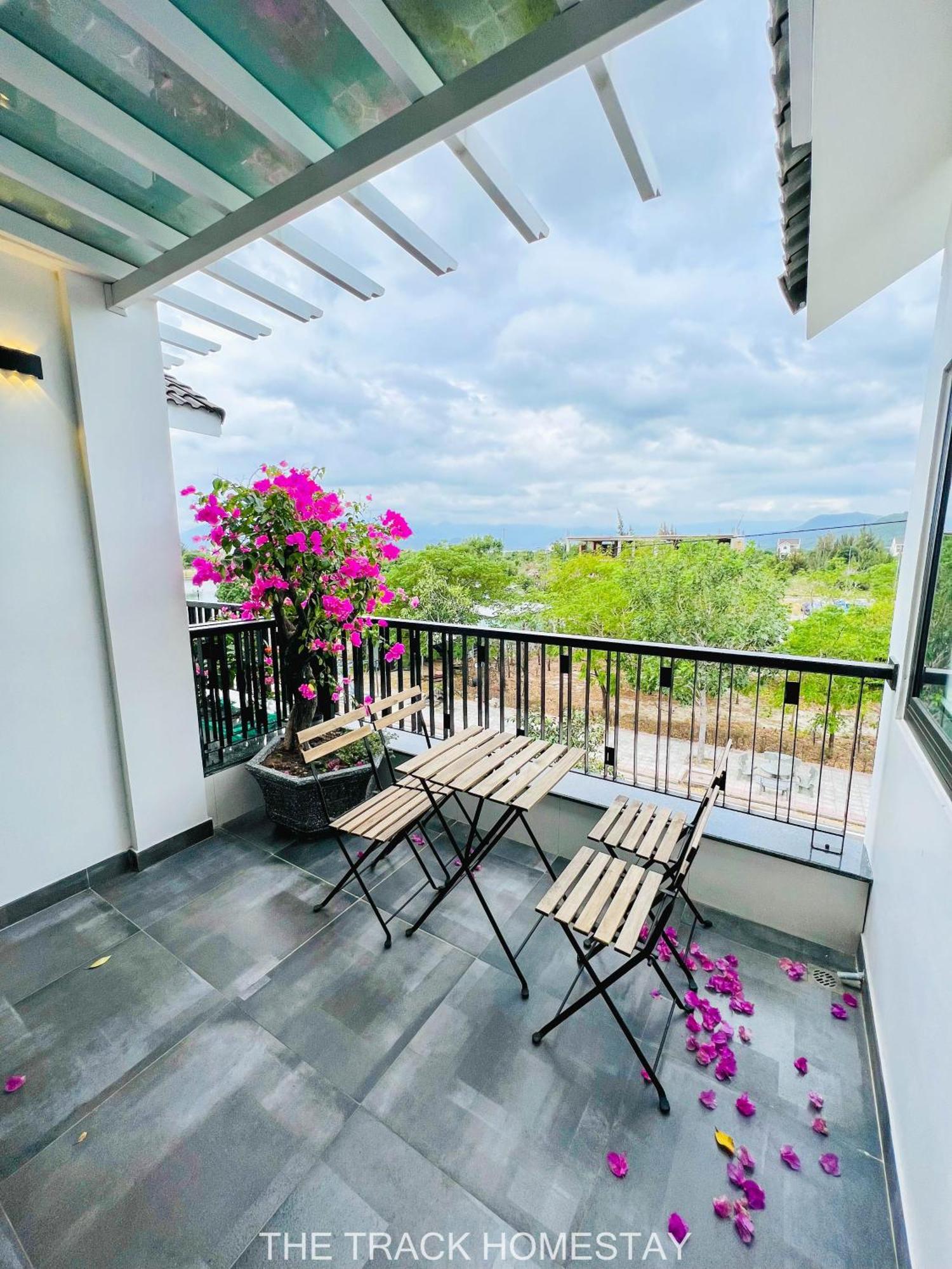 The Track Homestay - Near Bai Dai Beach Cam Lam Buitenkant foto