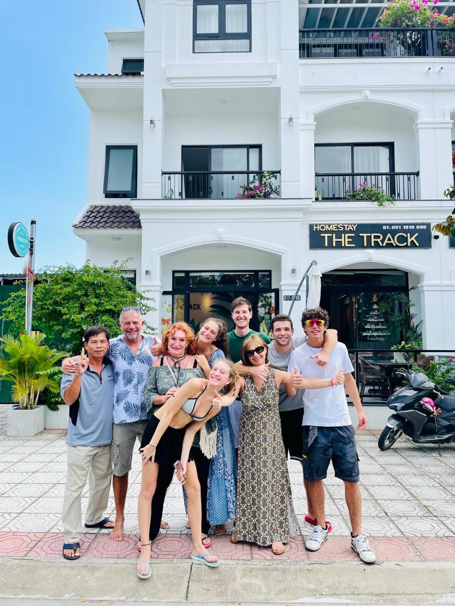 The Track Homestay - Near Bai Dai Beach Cam Lam Buitenkant foto